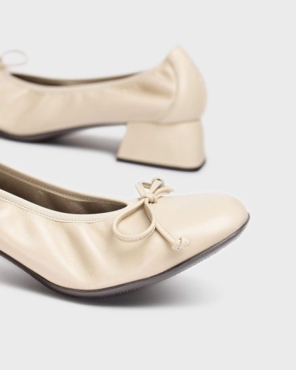 Wonders.com | Cream BELLA ballet flat D-1212 VELVET