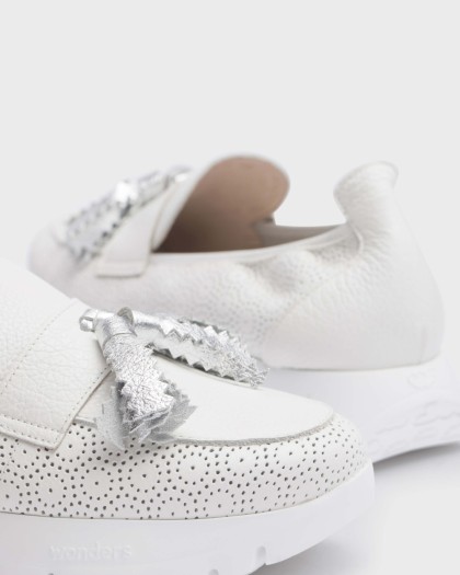 Wonders.com | White MATERIA Moccasin A-2445 WILD/GLOW