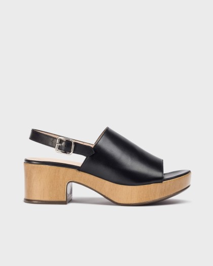 Wonders.com | Black MIERCOLES 50-P Sandal D-8850-P ISEO