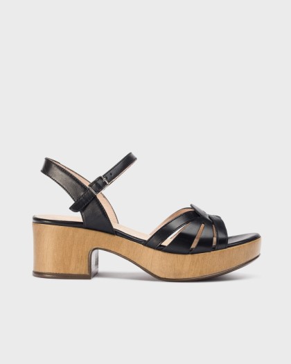 Wonders.com | Black CHANDRA Sandal D-8851-P ISEO