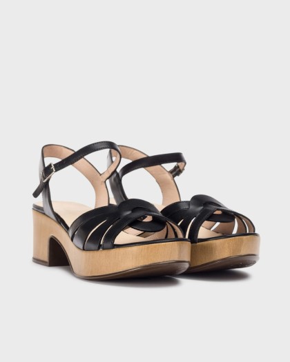 Wonders.com | Black CHANDRA Sandal D-8851-P ISEO