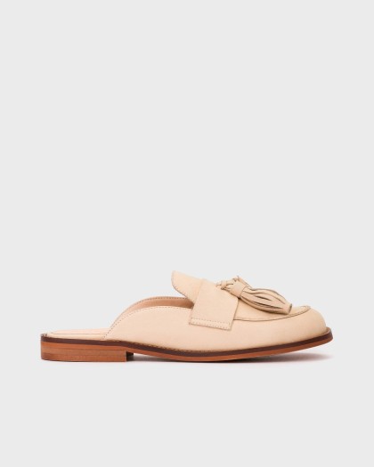 Mules CORO 10 confeccionados en piel nobuck beige de Wonders.