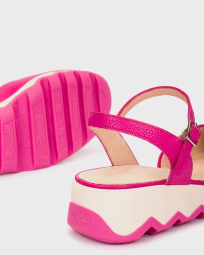 La suela track de los zapatos destalonados SIMON 23 te darán el confort que necesitas cada día