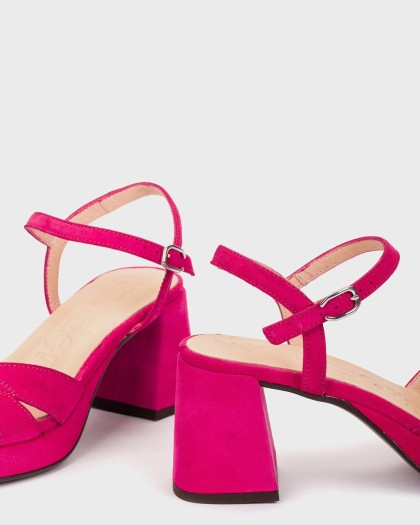 Sandalias de tacón en color fucsia con plantilla interior de MemoryGel