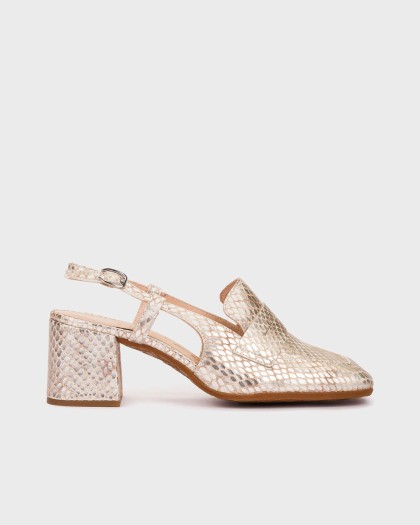 Zapato destalonado tipo mocasín ANILA 03 en piel metalizada snake skin con pulsera ajustable y tacón ancho.