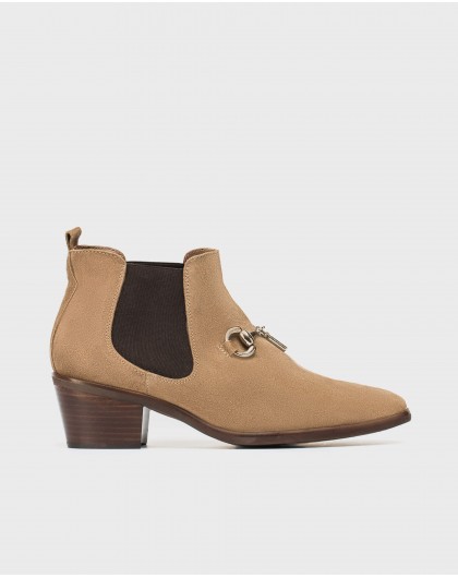 Suede ankle boot with loop