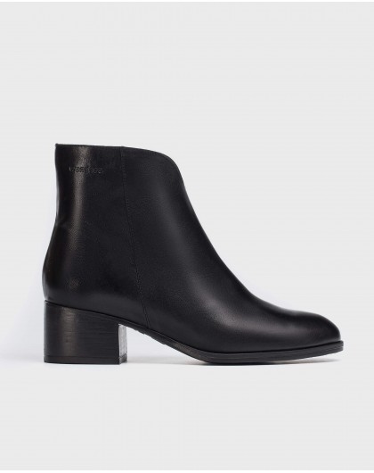 Ankle boot with front cut out detail