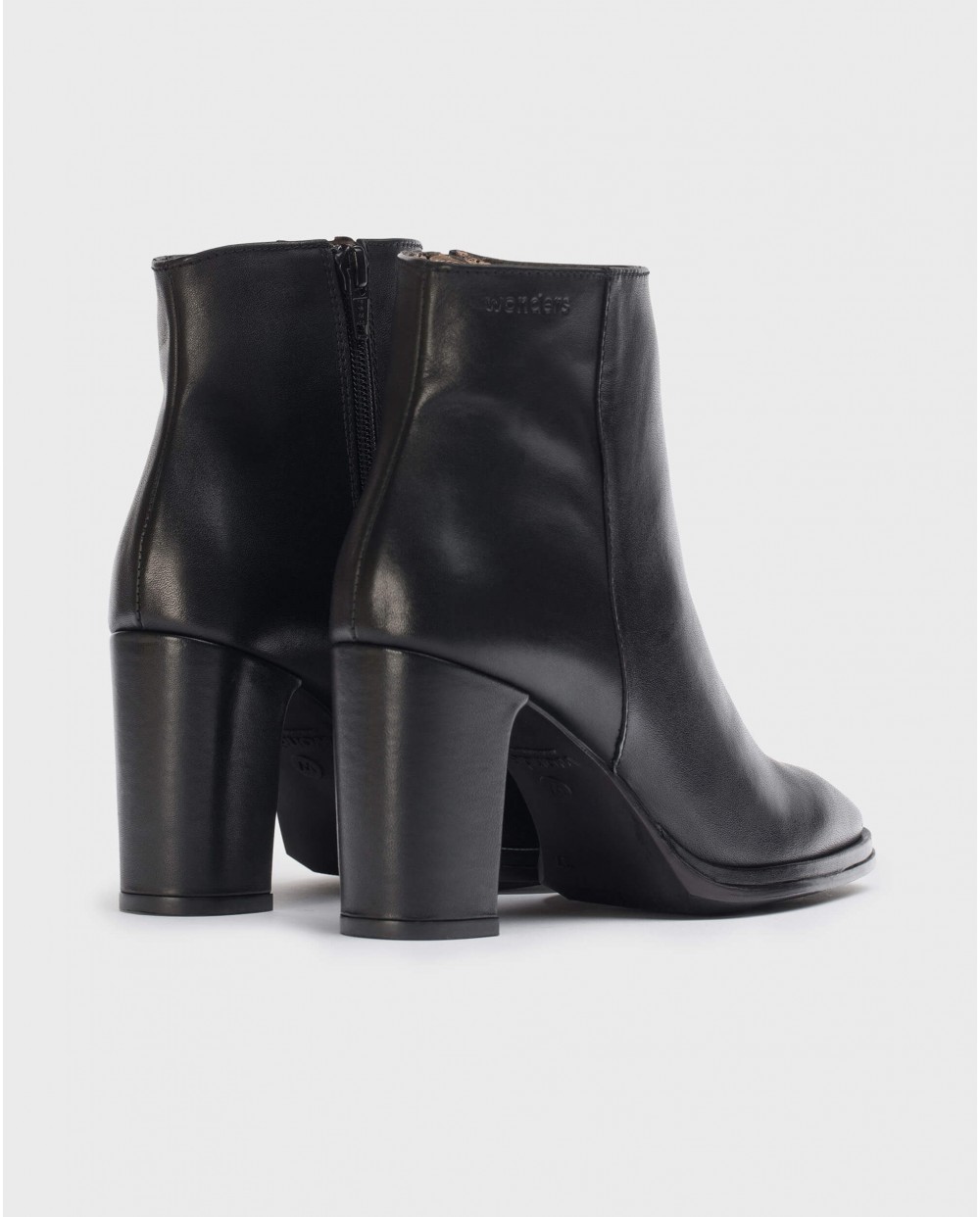 Black Ostro Ankle boot