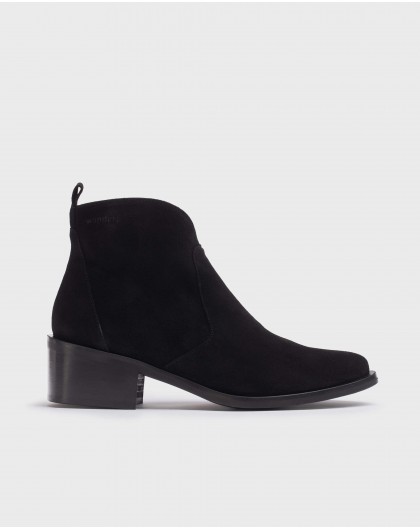 Black Halley ankle boot