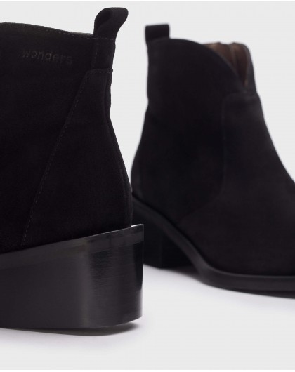 Black Halley ankle boot