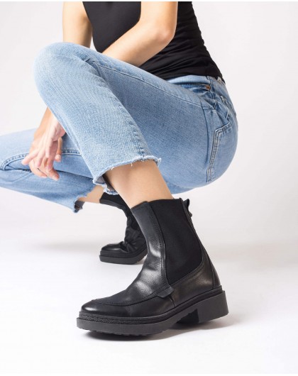 Black Kenny ankle boot