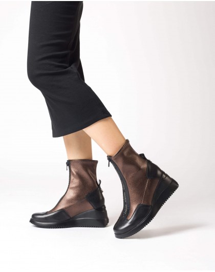 Black INDIA ankle boot