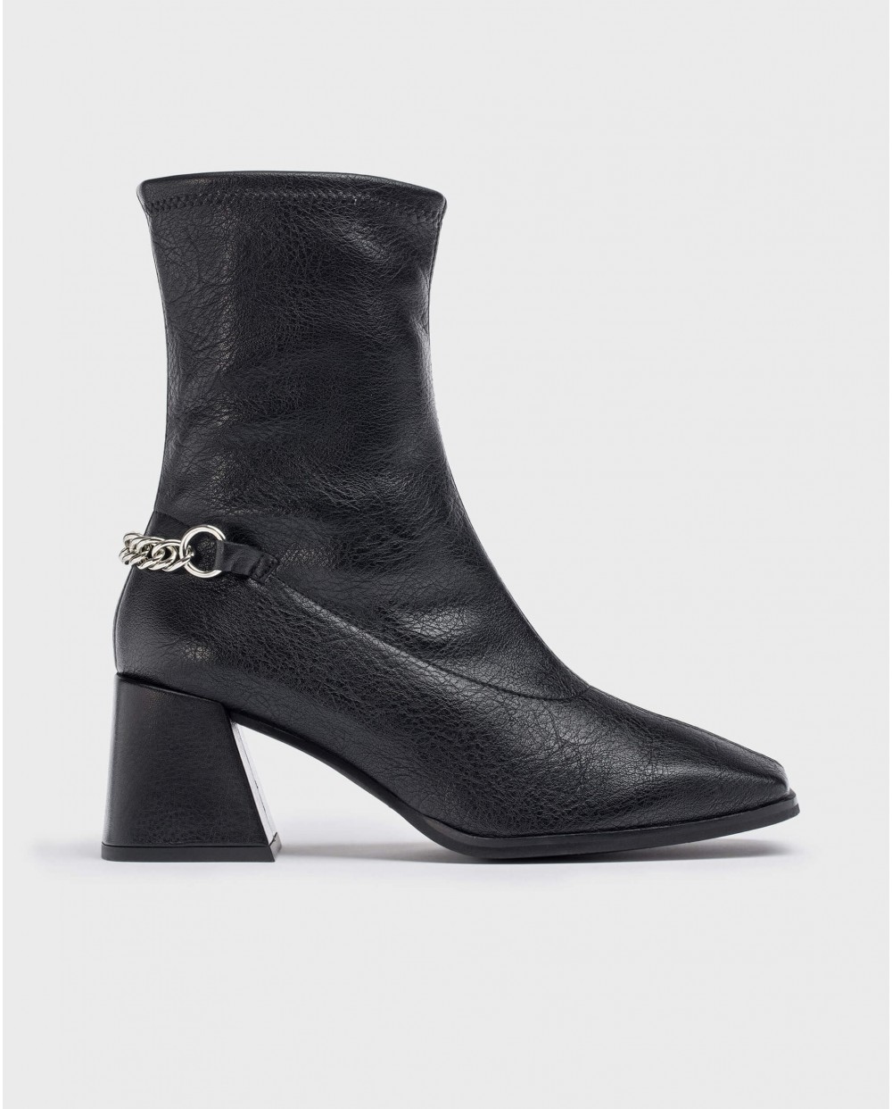 Black Mariana Ankle boot