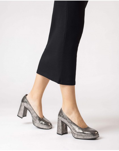 Lead CAPTAIN high-heeled shoe