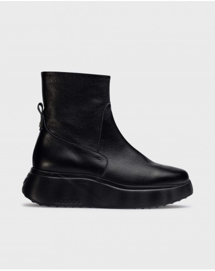 SOFIA Black sports ankle boot