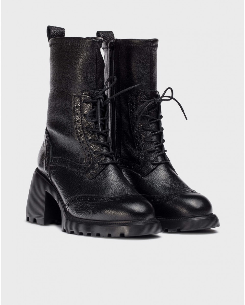 Black VENECIA ankle boots