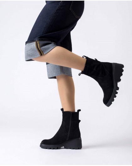 Black LEEDS ankle boots