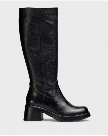 Black NOA boots