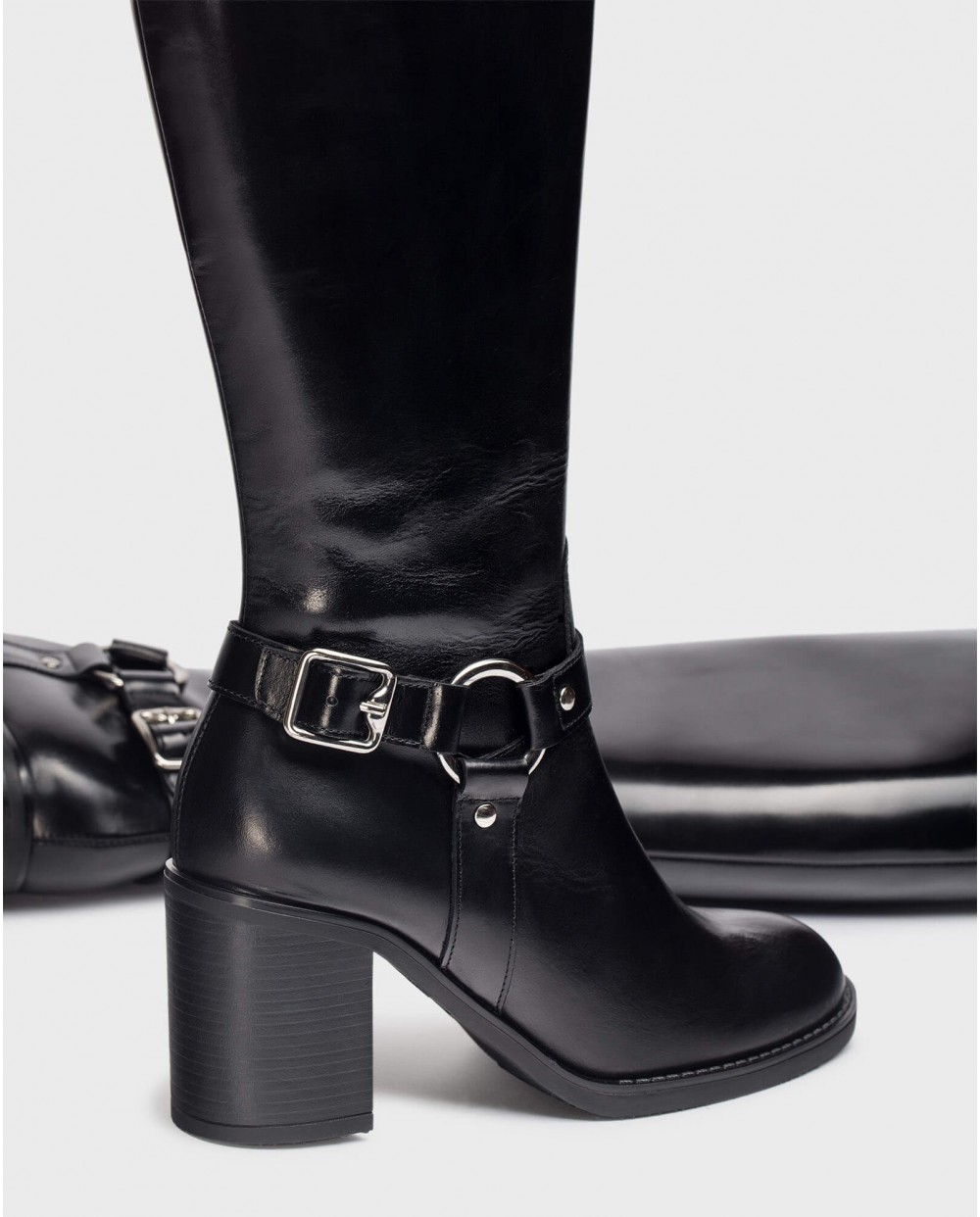 Black VEGA Boots