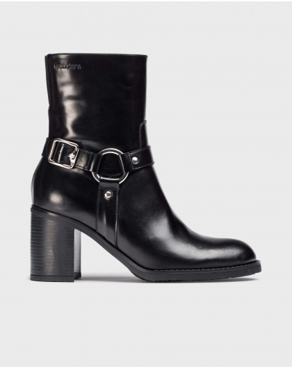 Black STAR Ankle Boots