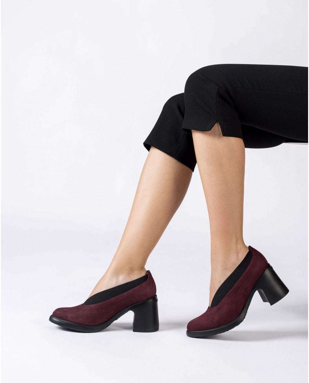 Burgundy DELICATE Shoe