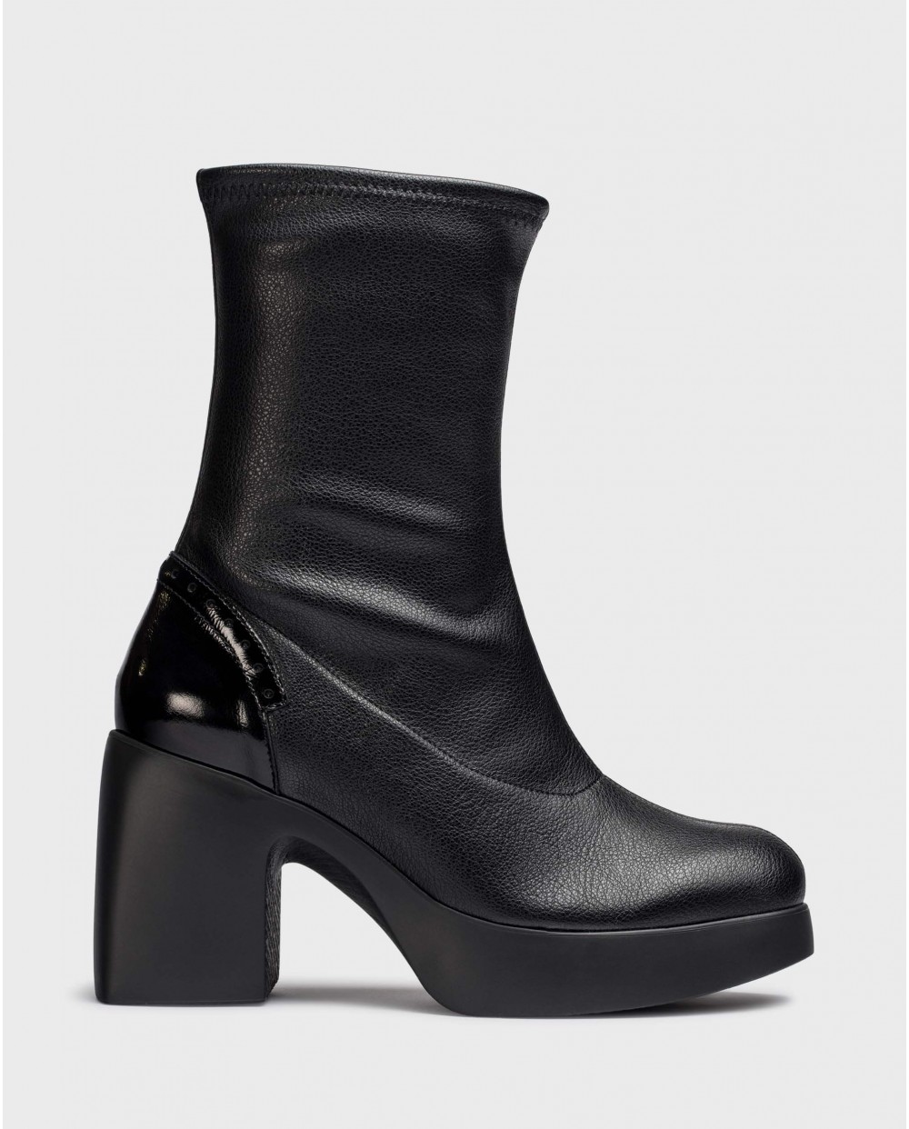 Black BARCELONETA ankle boots