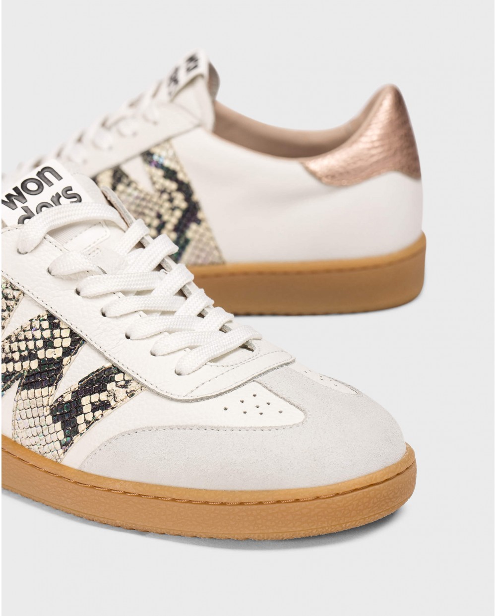 White NUBIA 01 Sneakers