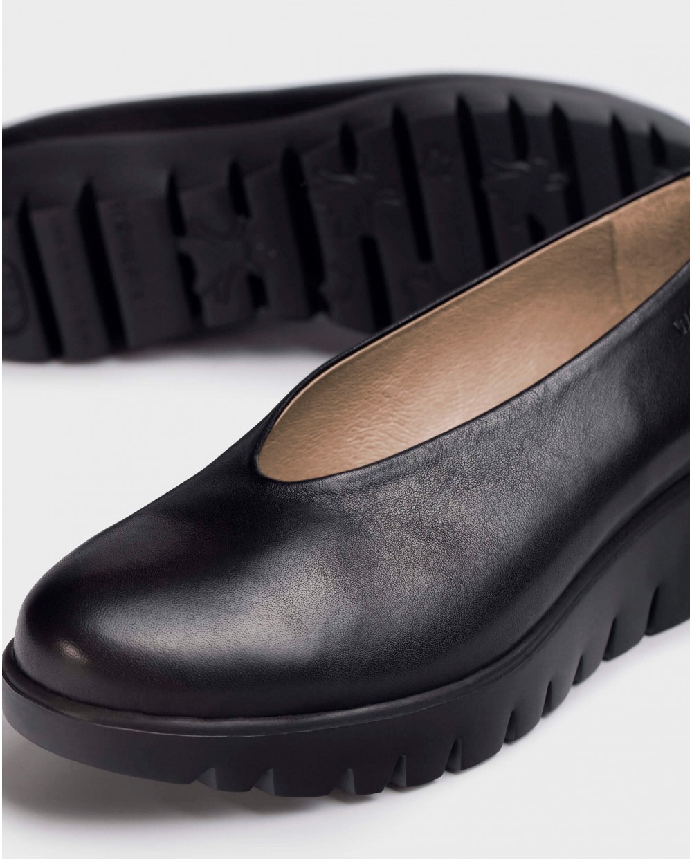 Wonders-Flat Shoes-Black Fly Moccasin