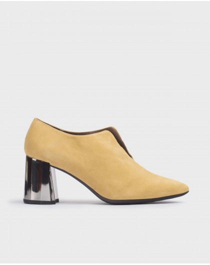 High heeled geometric shoe