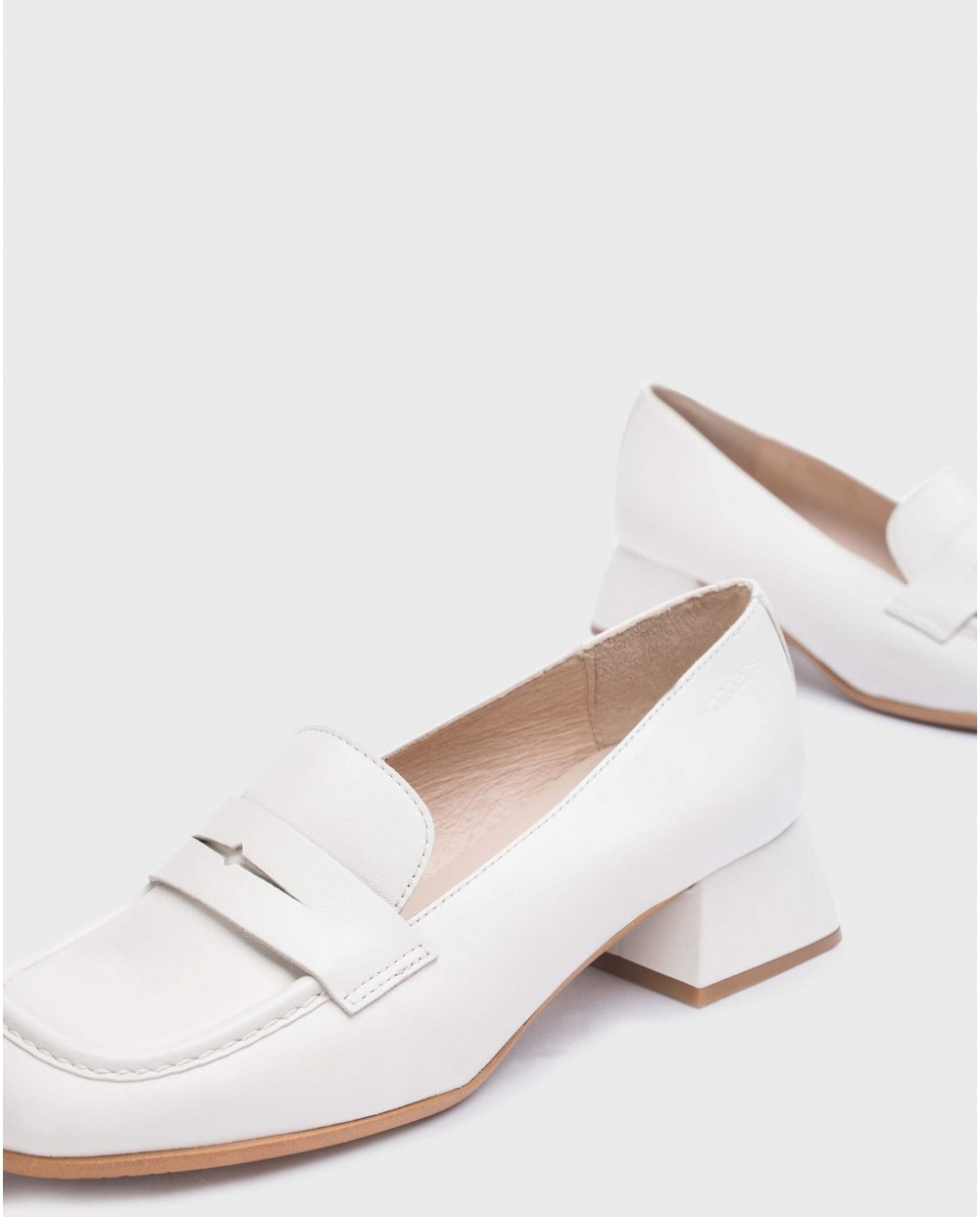 Wonders-Spring preview-White Gift moccasin