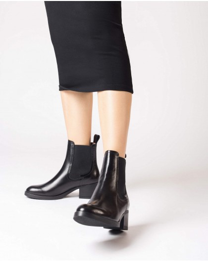Wonders-Ankle Boots-Black YECLA ankle boot