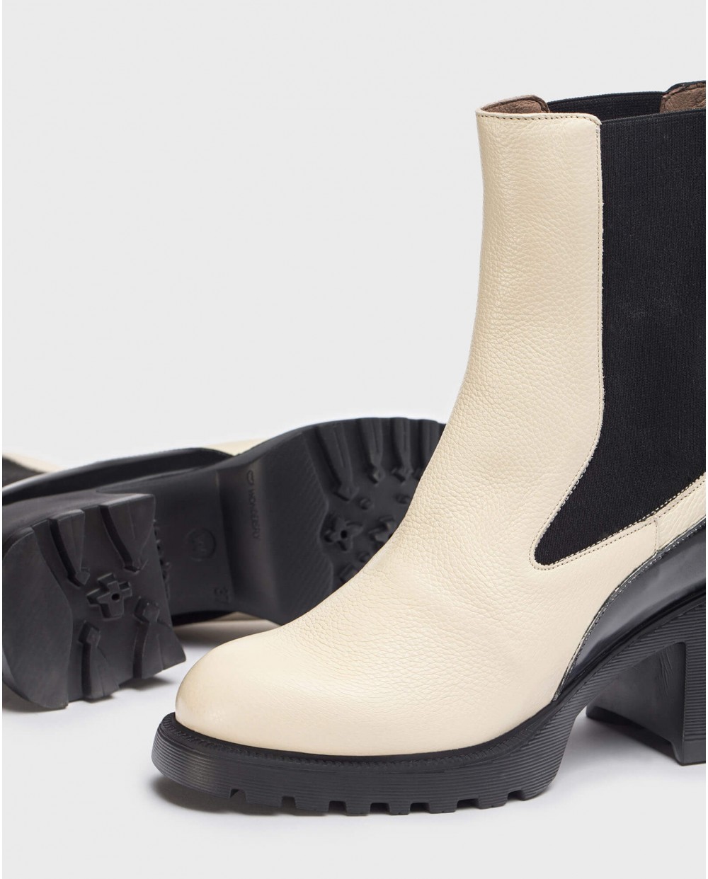 Wonders-Ankle Boots-Black ORAN ankle boot