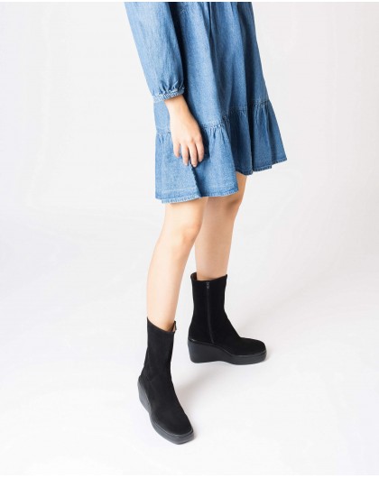 Wonders--Black Ghas Ankle boot