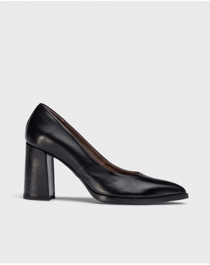 Wonders-Heels-Black ICONIC Shoe