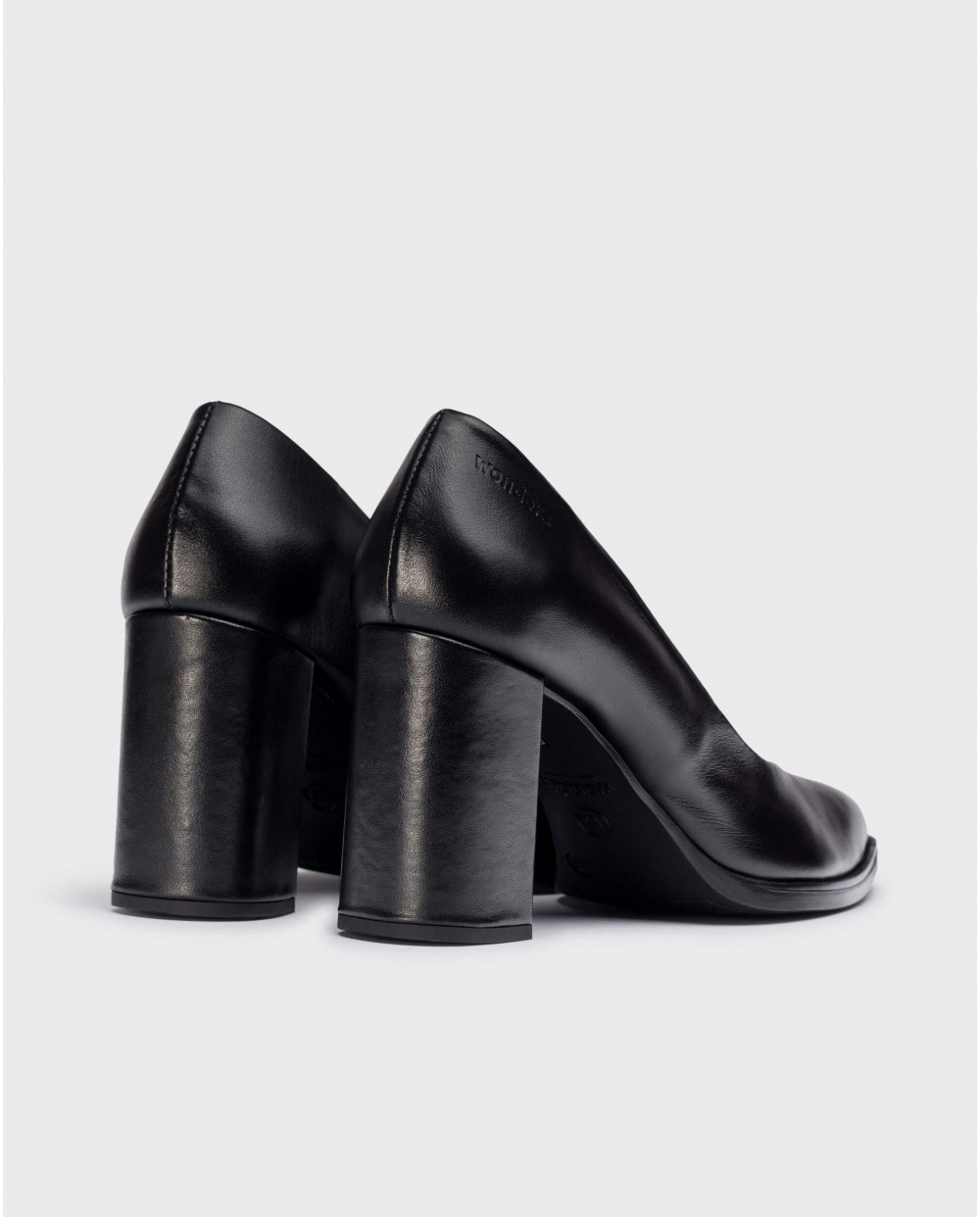 Wonders-Heels-Black ICONIC Shoe