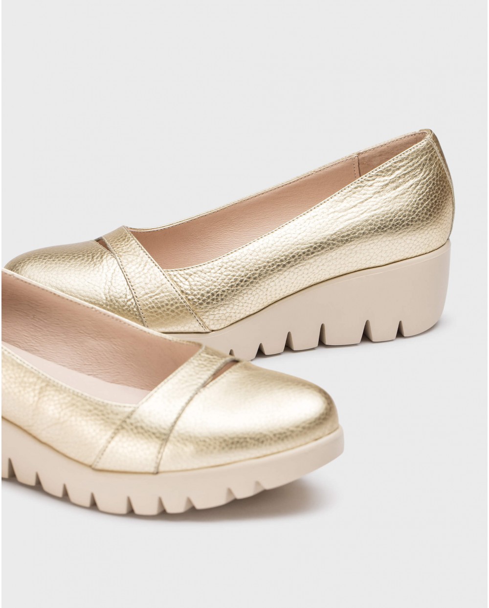 Wonders-Pre Fall 2024-Gold ALIRA Shoe