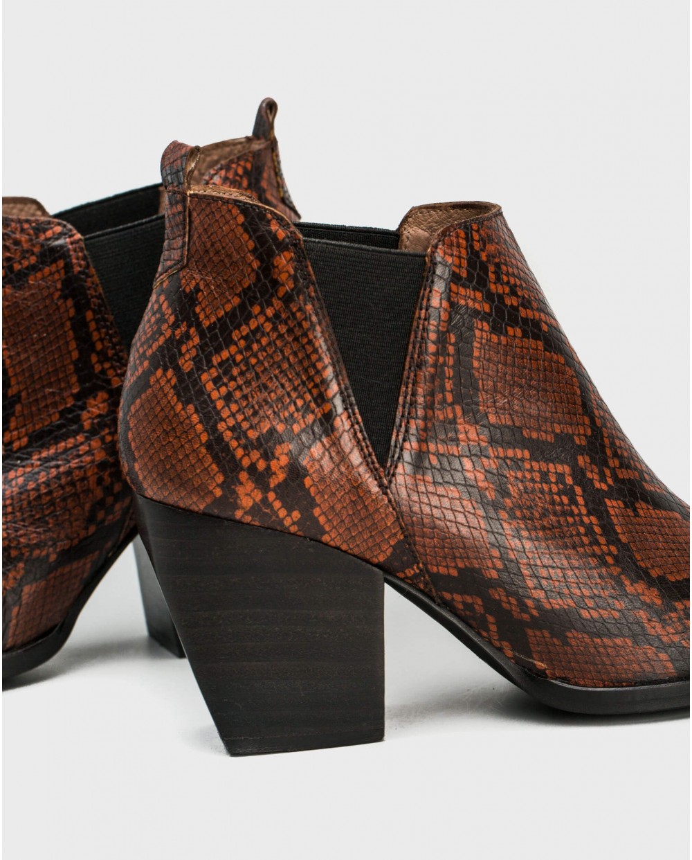 Wonders-Outlet-Animal print cowboy ankle boot