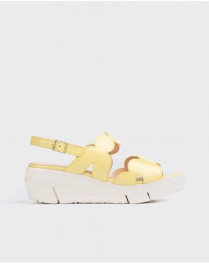 Wonders-Outlet-Patent leather sandal with wavy straps