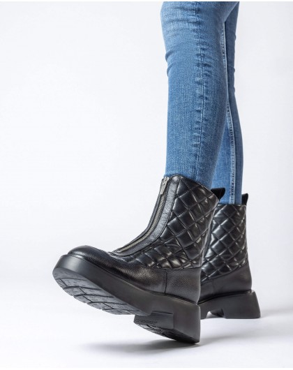 Wonders-Ankle Boots-Black Achi Ankle Boot