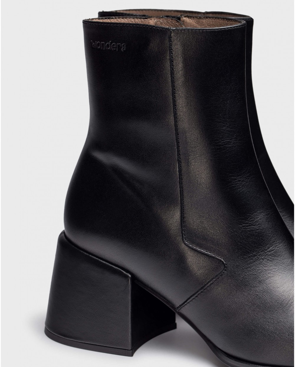 Wonders-Ankle Boots-Black RODOLFO Ankle boots