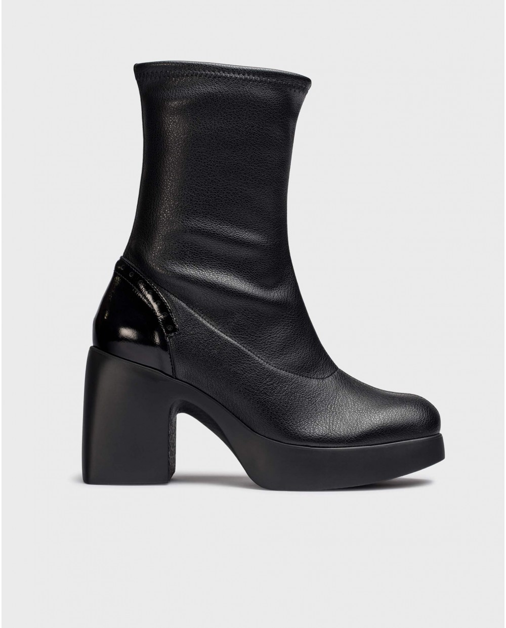 Black BARCELONETA ankle boots