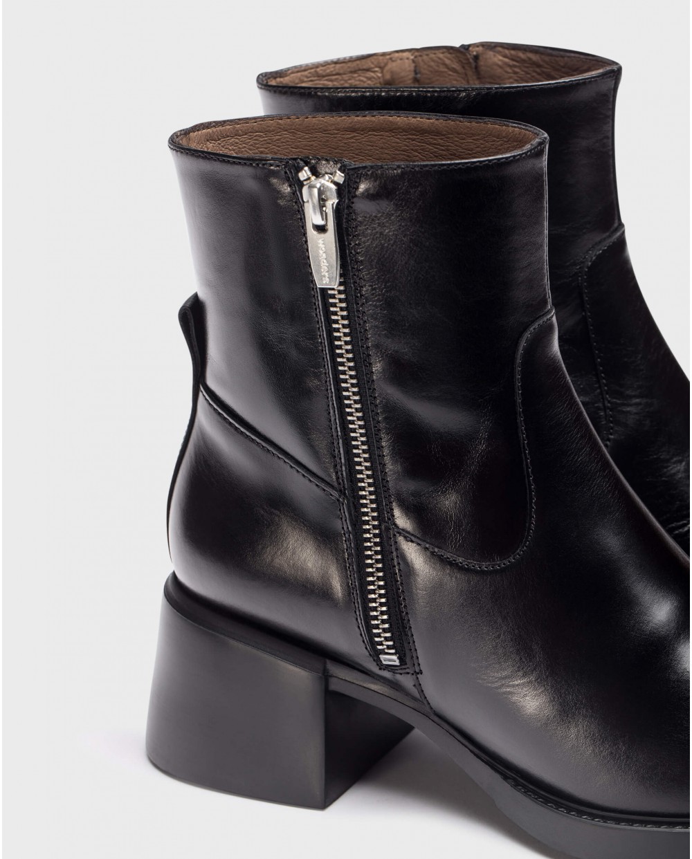 Black CAÑON ankle boots