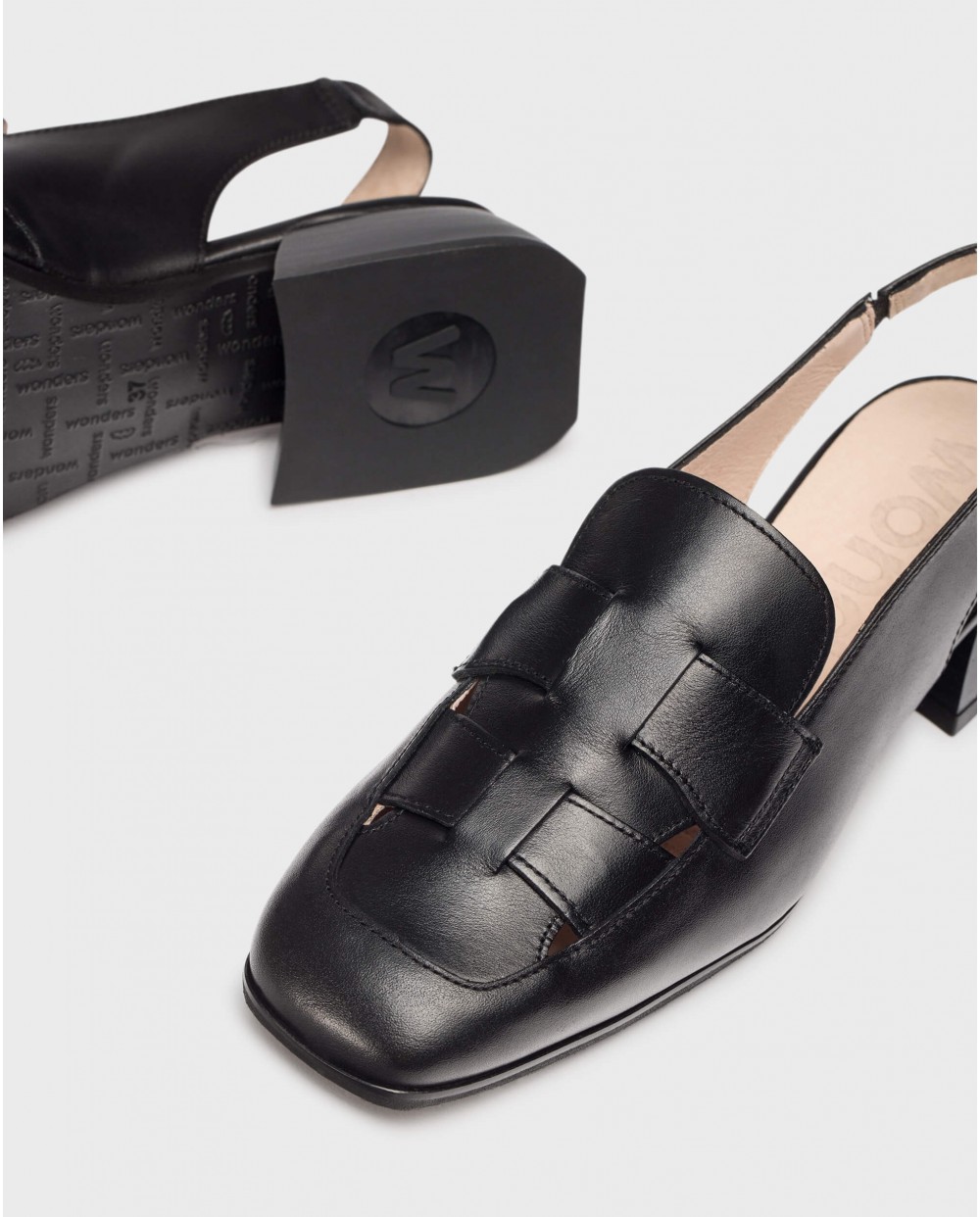 Wonders-Flat Shoes-Black RENATA Jelly Sandal