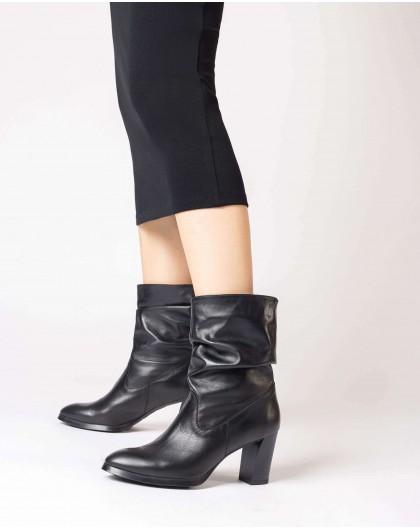 Wonders-Ankle Boots-Black WRINKLED Ankle Boot