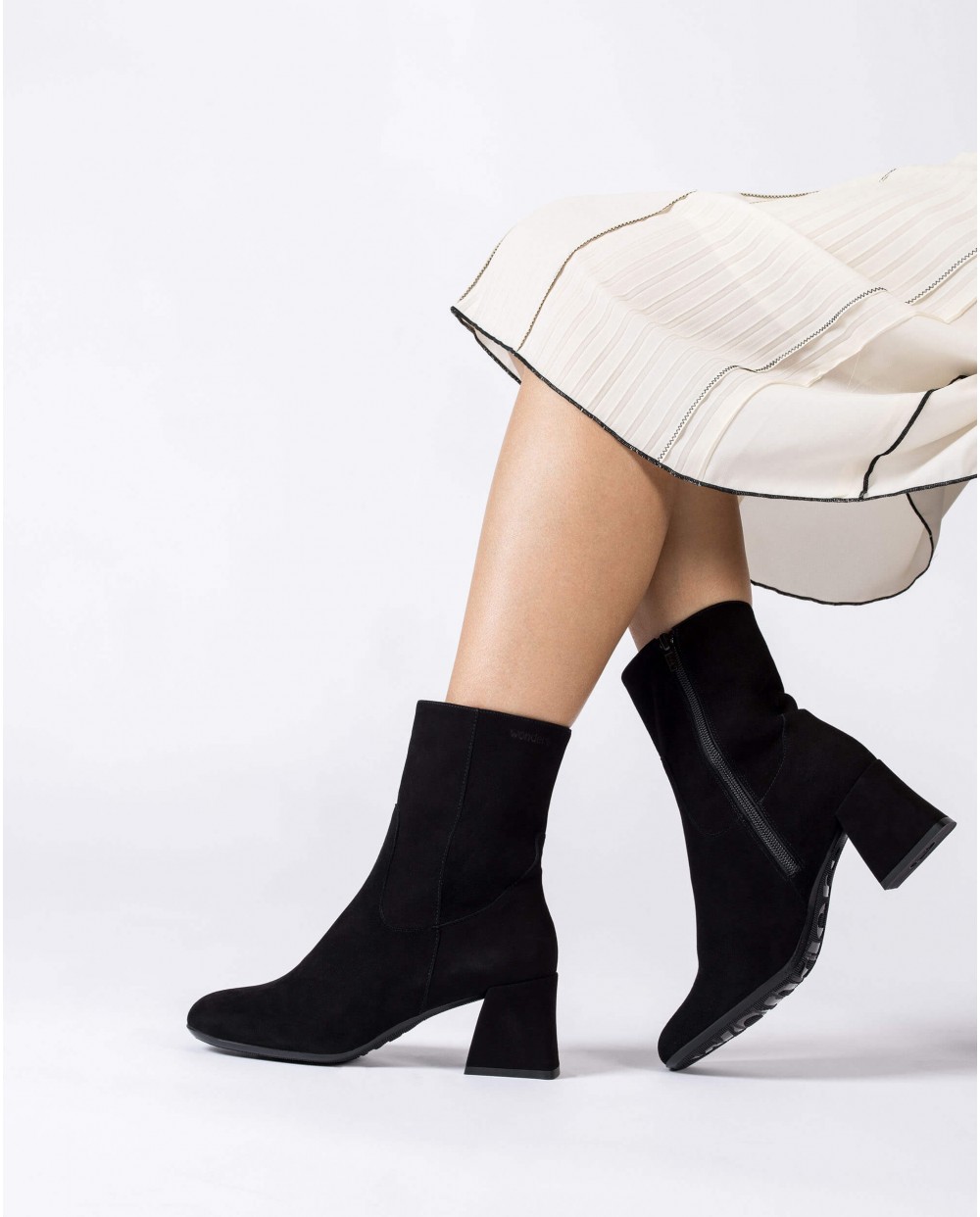 Wonders-Ankle Boots-Black MANDY Ankle Boots