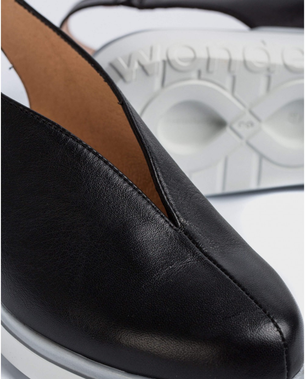 Wonders-Outlet-Leather V cut shoe