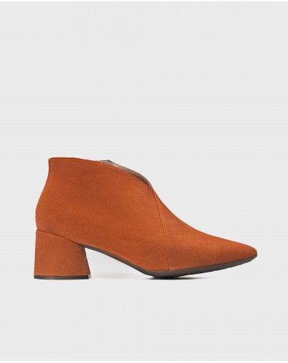 Wonders-Ankle Boots-V cut leather ankle boot