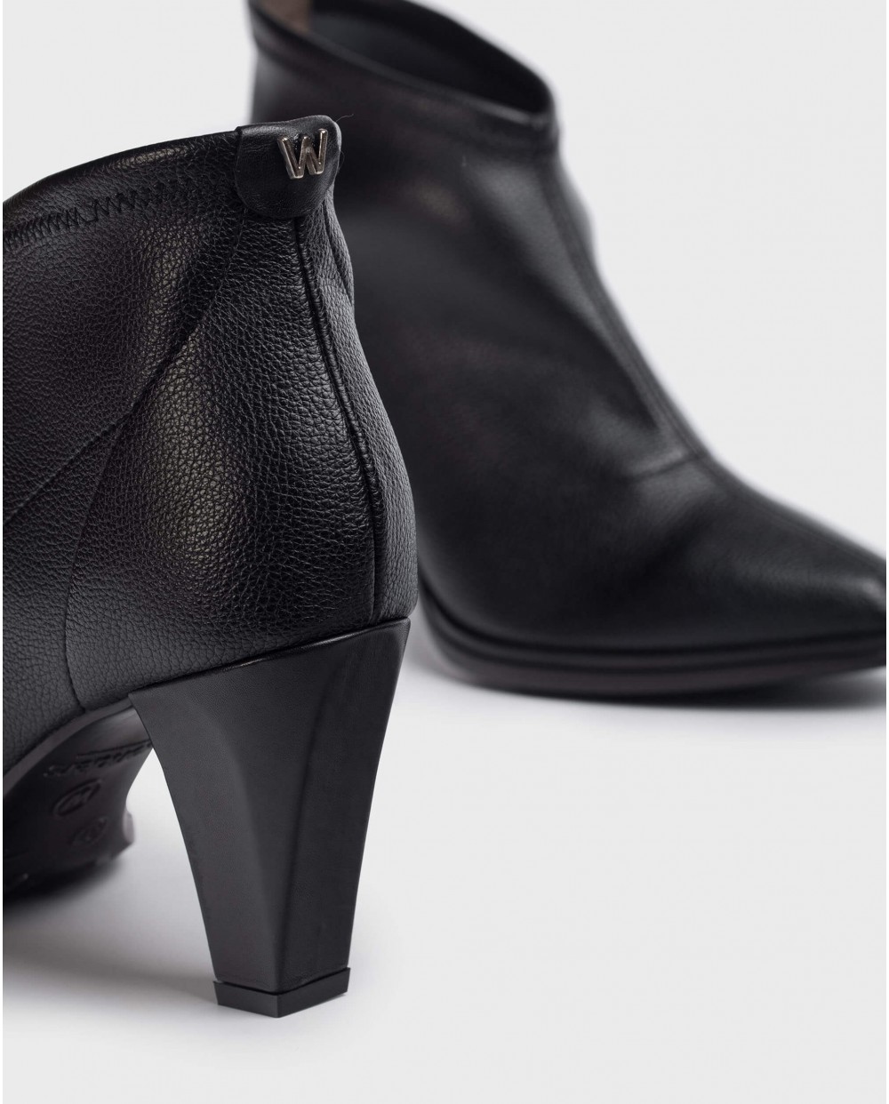 Wonders-Ankle Boots-Black Elastic Ankle Boot