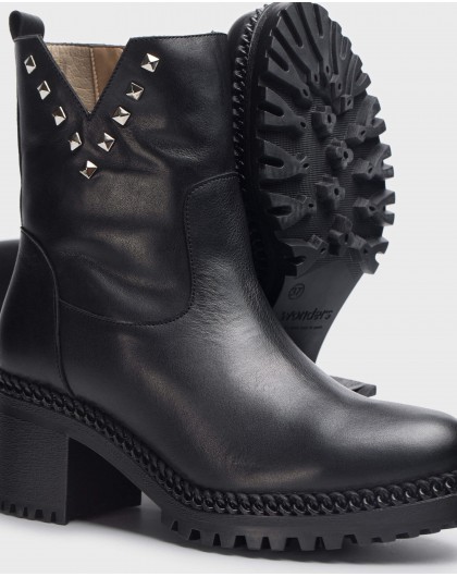 Cut out track ankle boot
