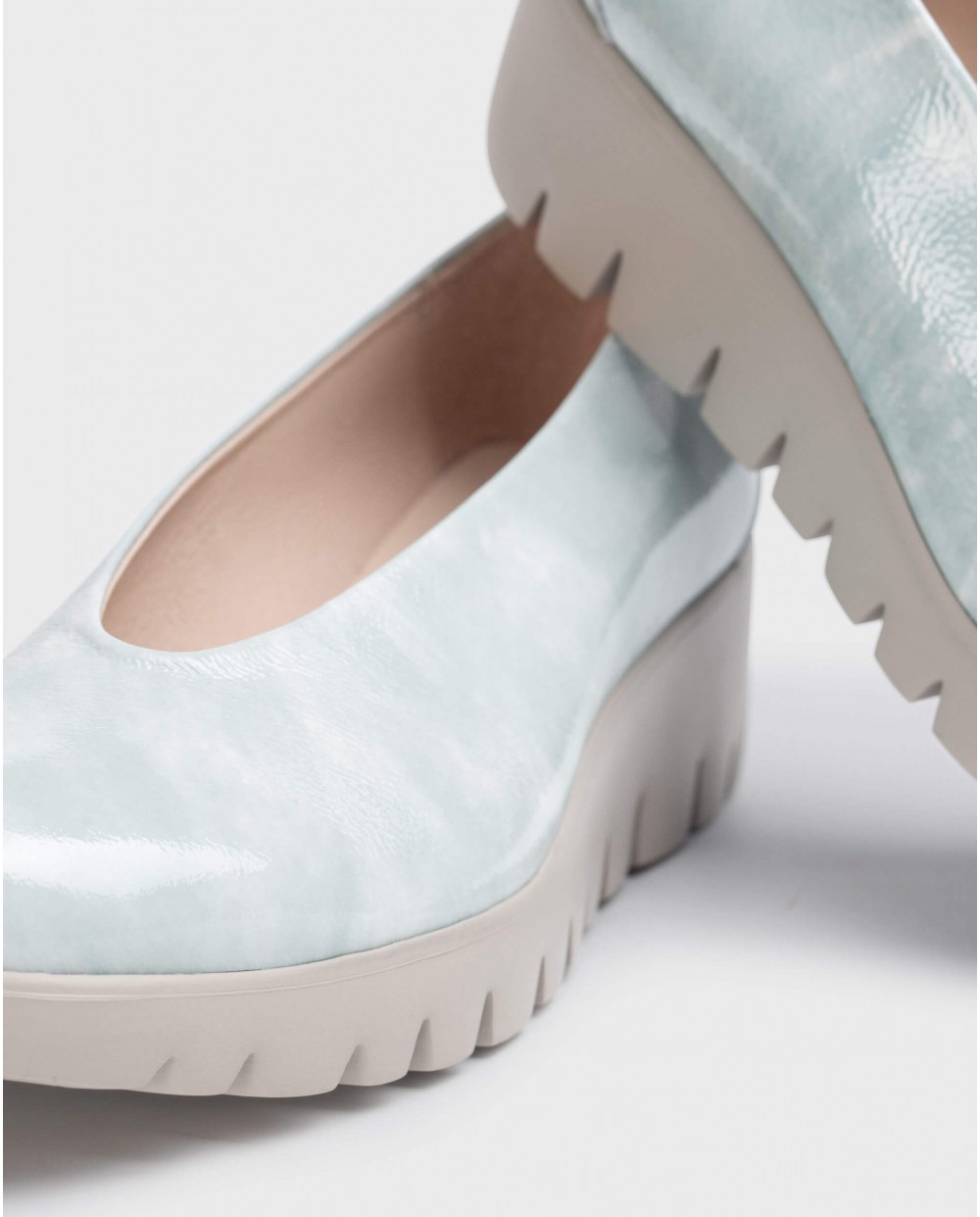 Wonders-Wedges-Blue Fly Moccasin